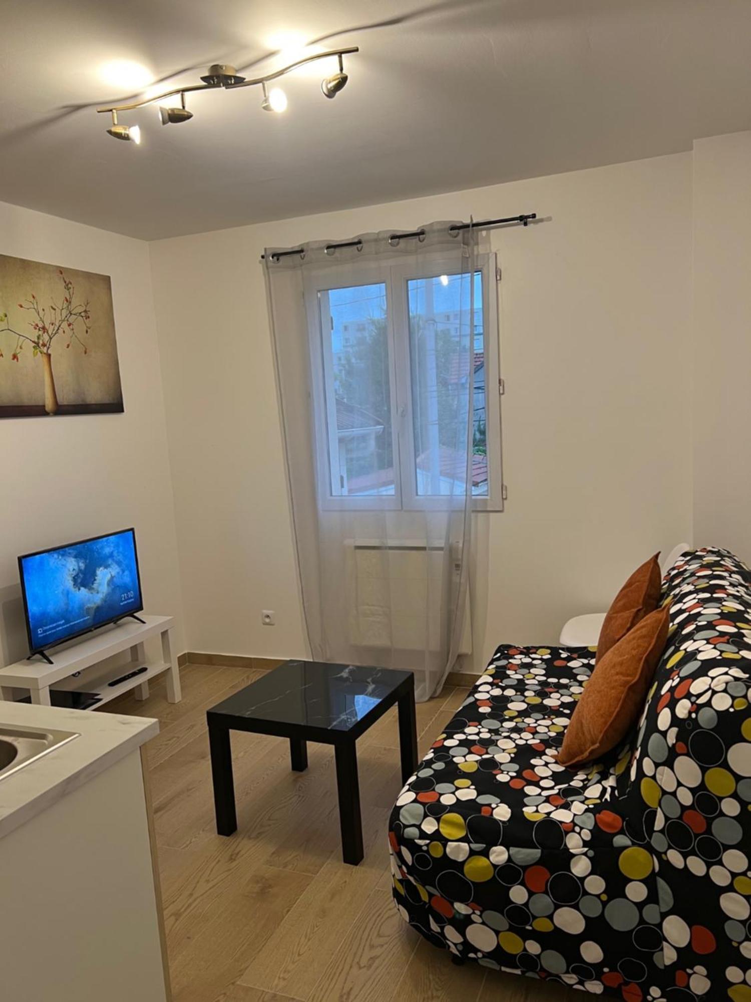 Appartement Lumineux Pres Metro Saint-Denis  Extérieur photo